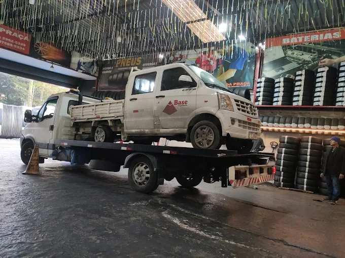 Atendimento com guincho e socorro automotivo